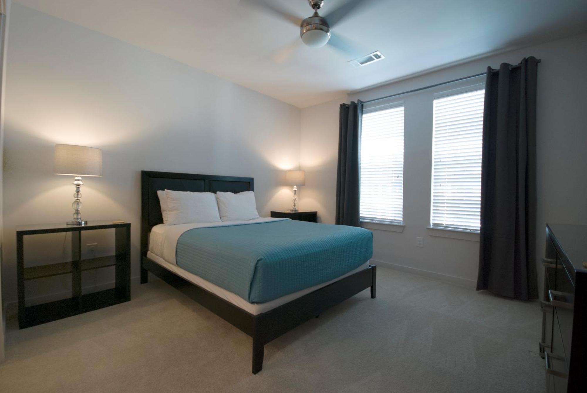 Spectacular Apartments By Bca Furnished Apartments Atlanta Room photo