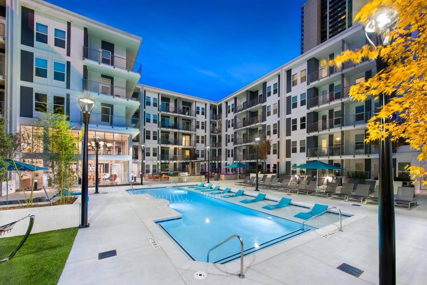 Spectacular Apartments By Bca Furnished Apartments Atlanta Room photo